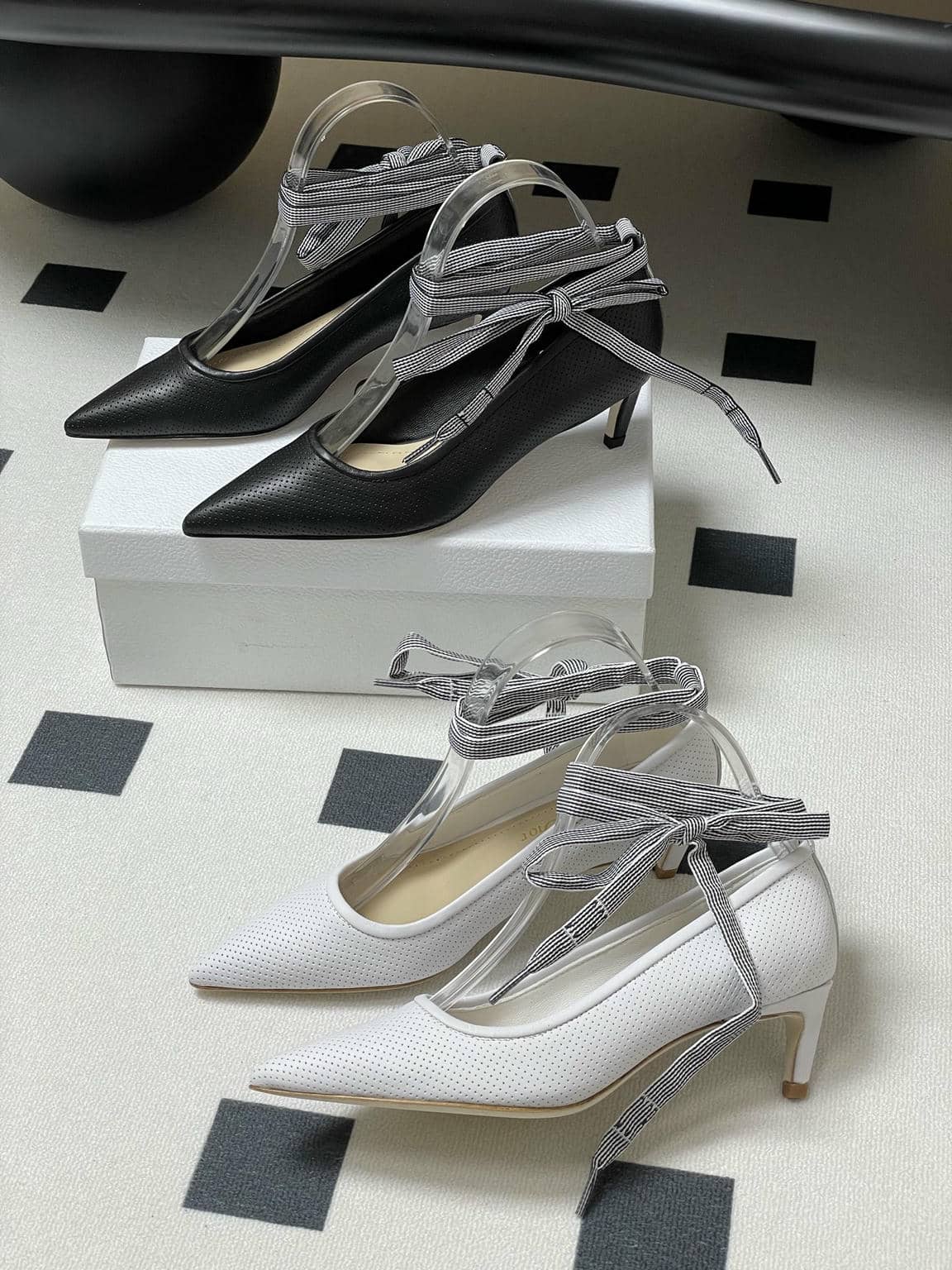 D-Journey Pointed Toe Lace-up Heels